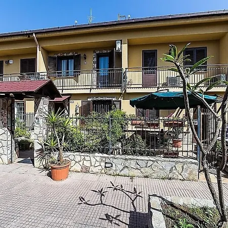 Marina D'aspra Bed and Breakfast
