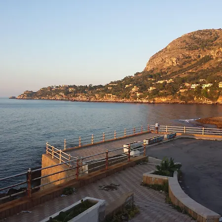 Marina D'aspra לינה וארוחת בוקר