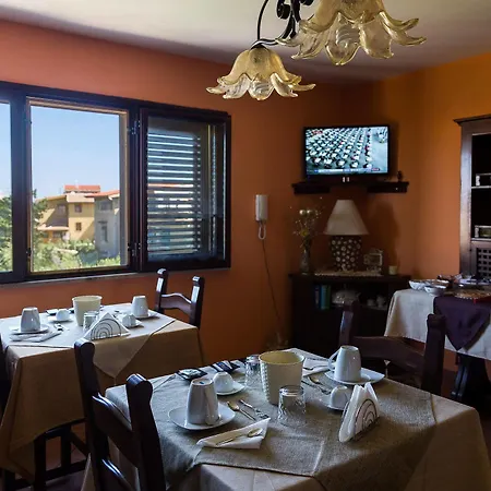 Couette-café Marina D'aspra 2*