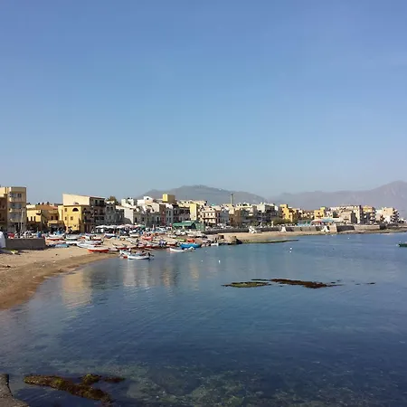 Marina D'aspra Couette-café Bagheria