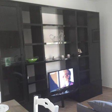 לינה וארוחת בוקר Marina D'aspra 4*