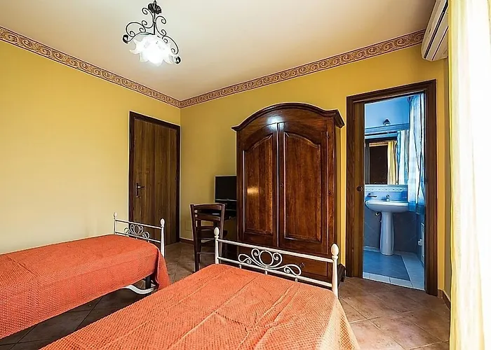 Marina D'aspra Bed and Breakfast