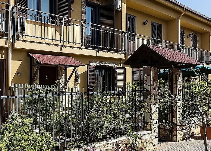Marina D'aspra Bed and Breakfast