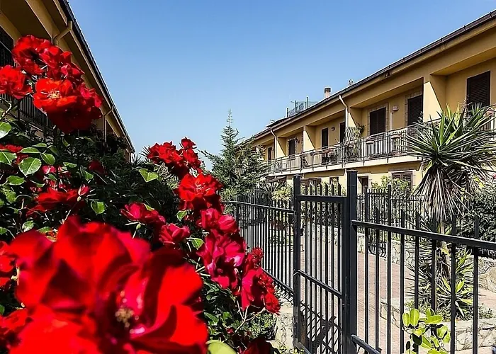 Marina D'aspra Bed and Breakfast 4*